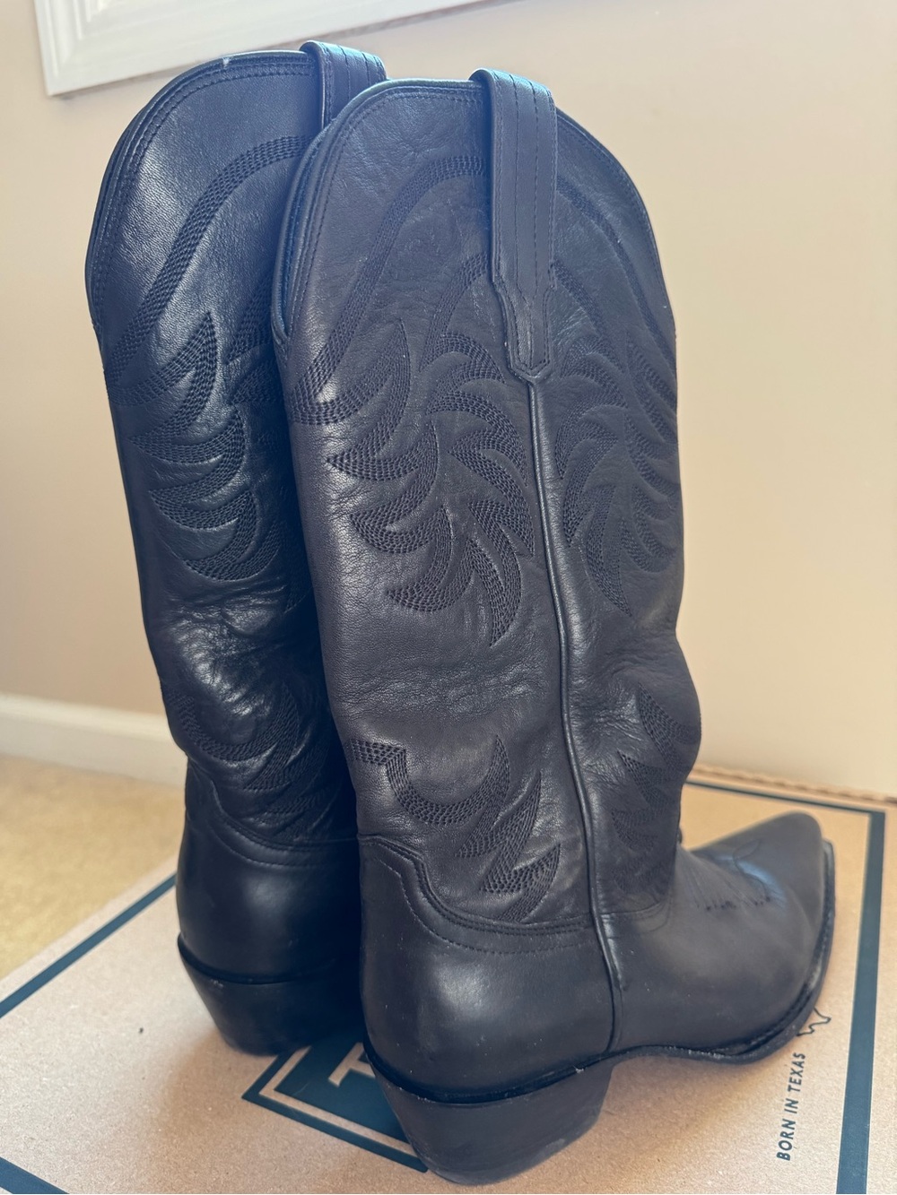 Tecovas Annie Black Western Cowboy Boots with Embroidered Stitching - Picture 4 of 5